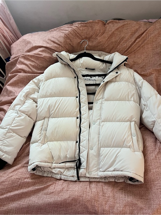 Aritzia Jackets & Blazers - Aritzia Women's Cream White Puffer Jacket